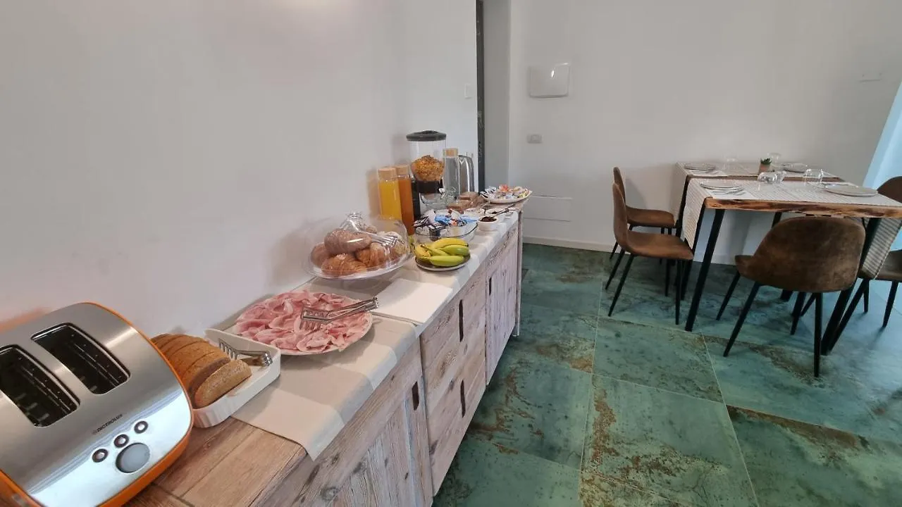 Antica Dimora Dei Gelsi Bed & Breakfast Manerba del Garda 0*,